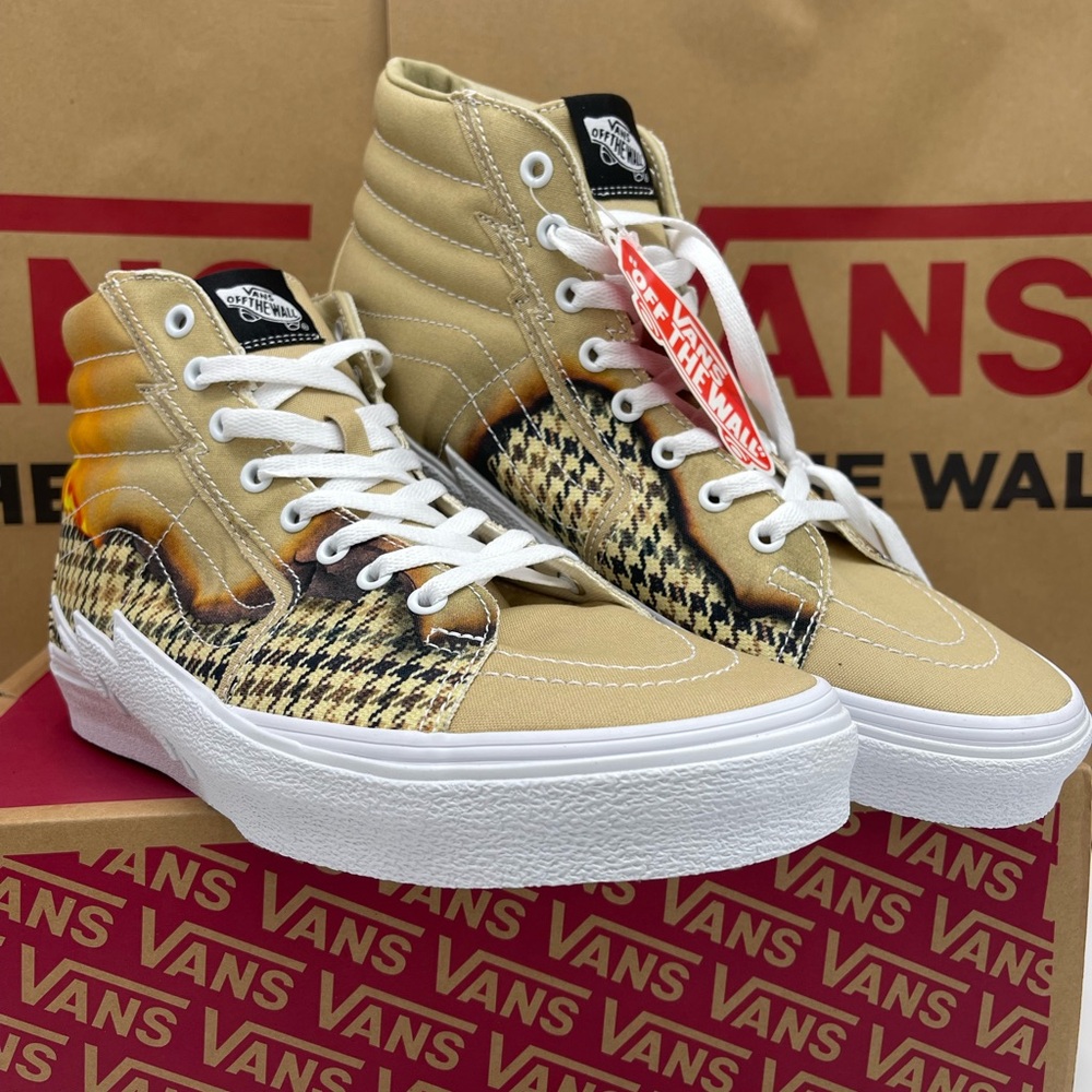 Vans WMNS Sk8-Hi Bolt (Big Reveal) Taos Taupe Sneakers 
 Houndstooth Pattern - Picture 4 of 16